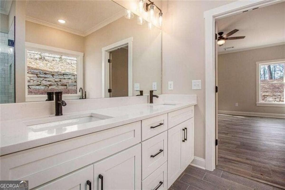 Picture of Home For Sale in Canton, Georgia, United States