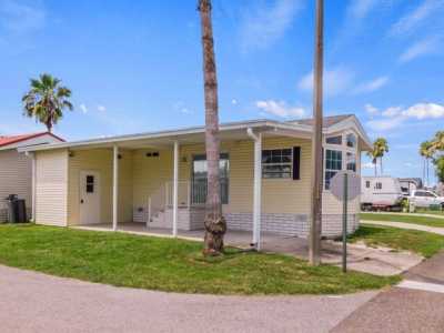 Home For Sale in Zephyrhills, Florida