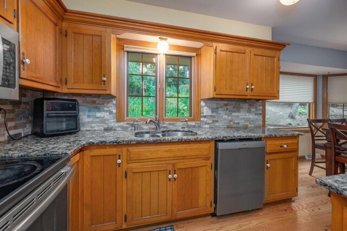 Picture of Home For Sale in Waukesha, Wisconsin, United States