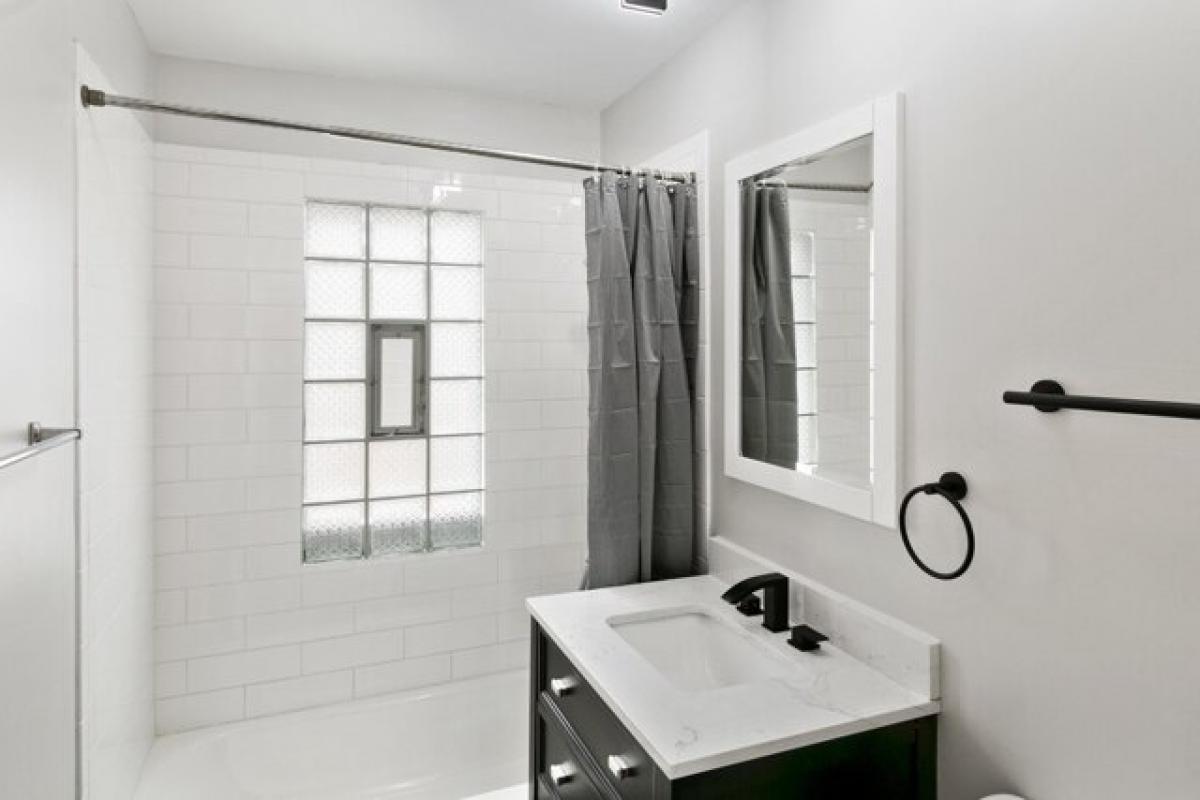 Picture of Home For Sale in Oak Lawn, Illinois, United States