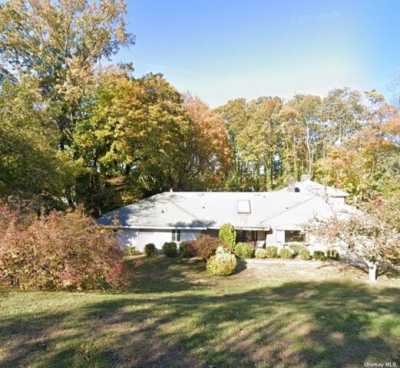 Home For Sale in Great Neck, New York