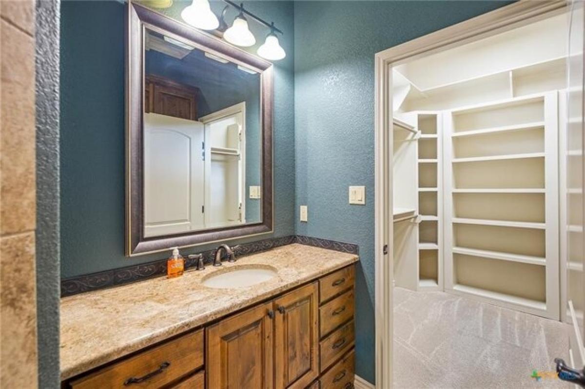 Picture of Home For Sale in Victoria, Texas, United States