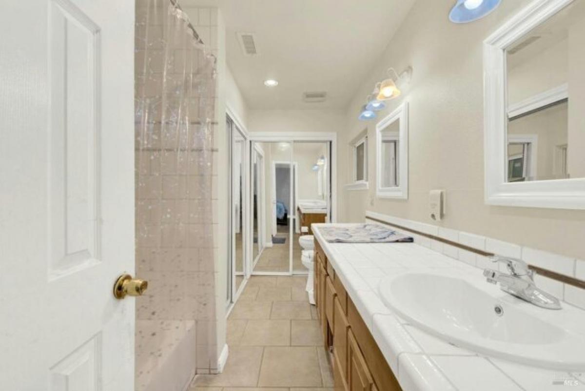 Picture of Home For Sale in Vallejo, California, United States