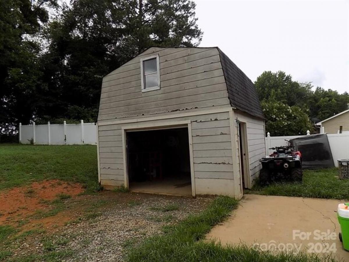 Picture of Home For Sale in Gastonia, North Carolina, United States