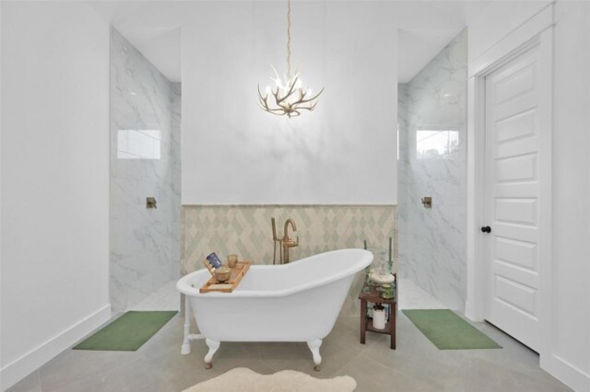 Picture of Home For Sale in Montgomery, Texas, United States