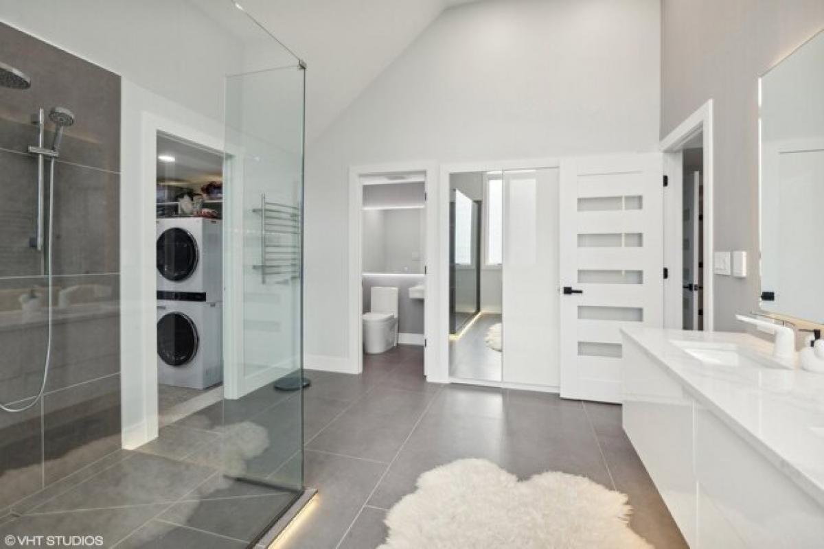 Picture of Home For Sale in Naperville, Illinois, United States