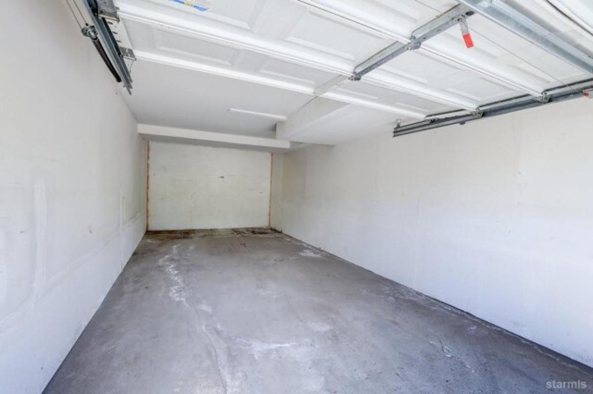 Picture of Home For Sale in South Lake Tahoe, California, United States