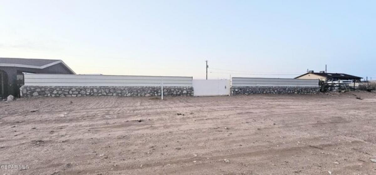 Picture of Residential Land For Sale in El Paso, Texas, United States