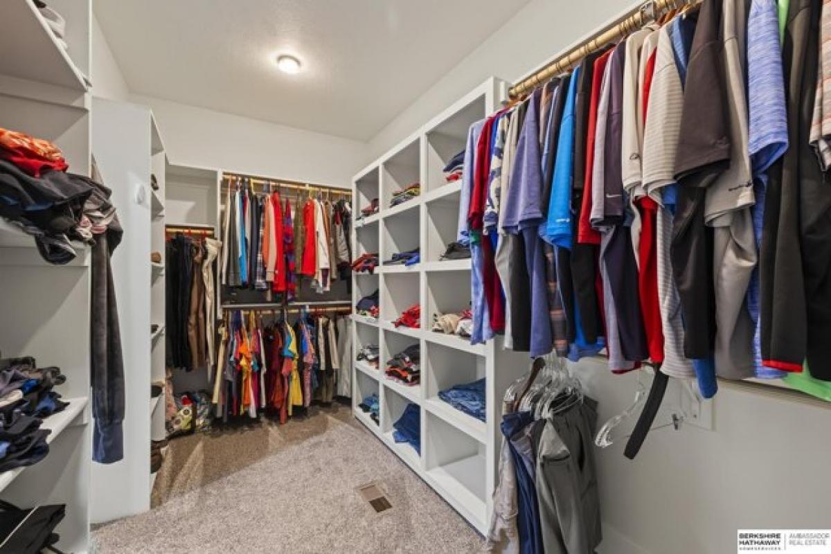 Picture of Home For Sale in Gretna, Nebraska, United States