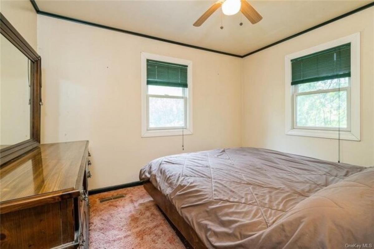 Picture of Home For Sale in Monroe, New York, United States