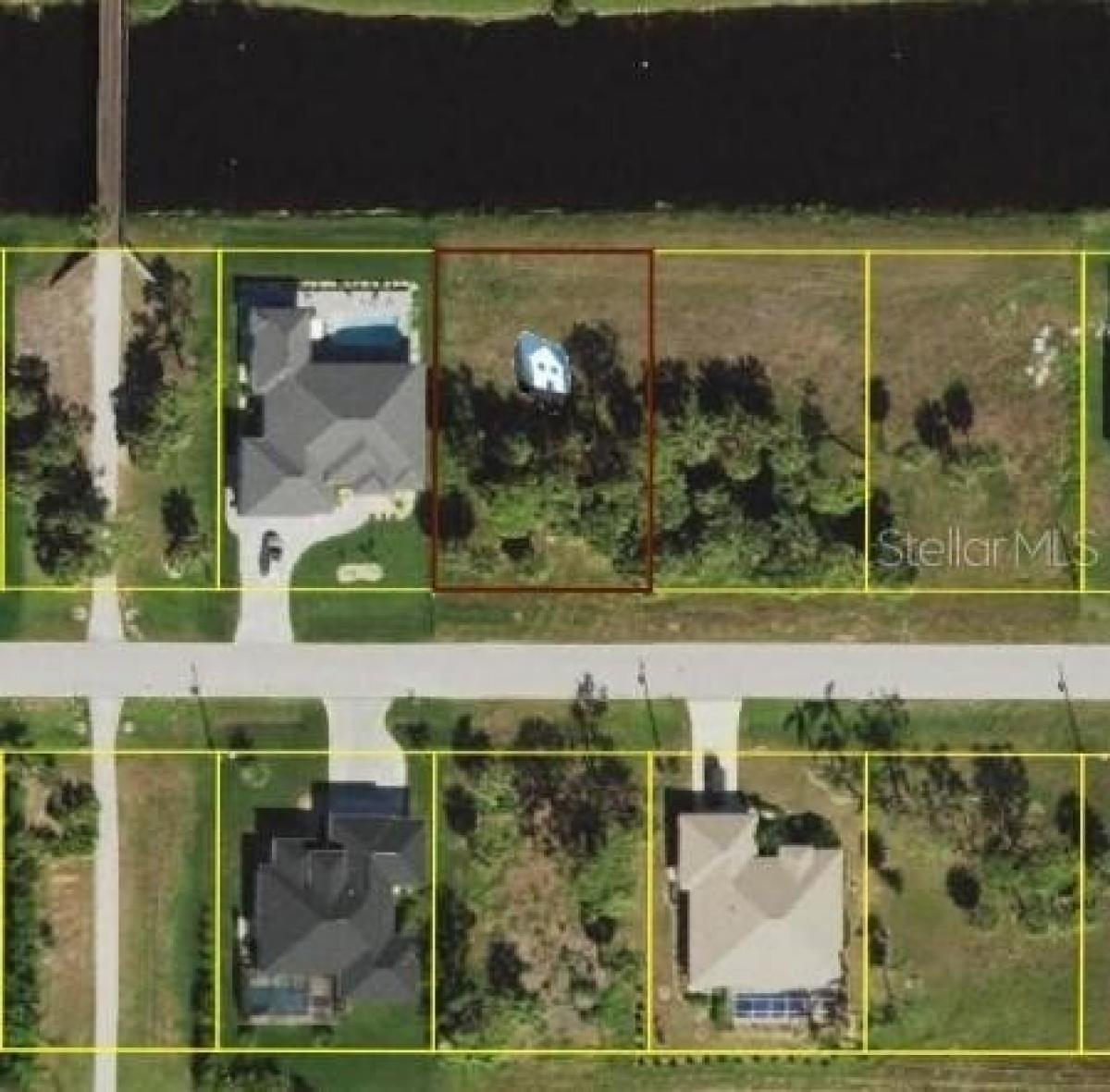 Picture of Residential Land For Sale in Rotonda West, Florida, United States