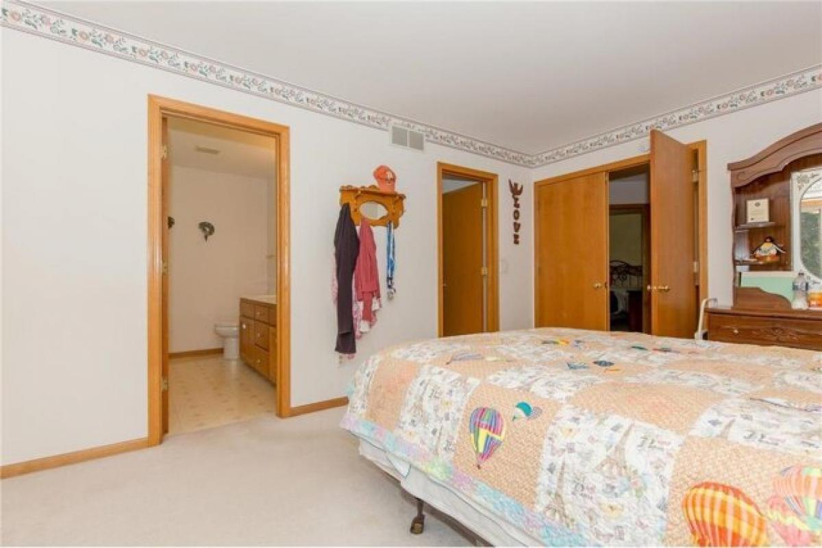 Picture of Home For Sale in Shakopee, Minnesota, United States