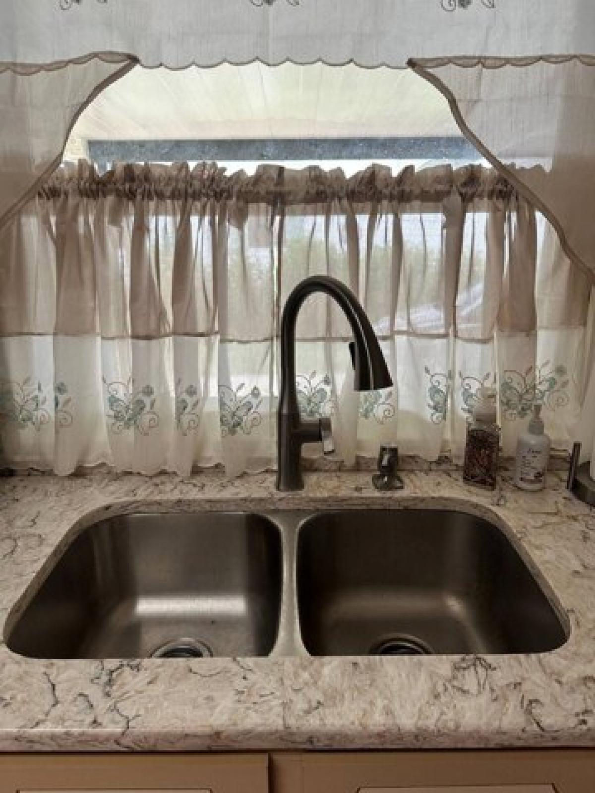 Picture of Home For Sale in Lake Wales, Florida, United States