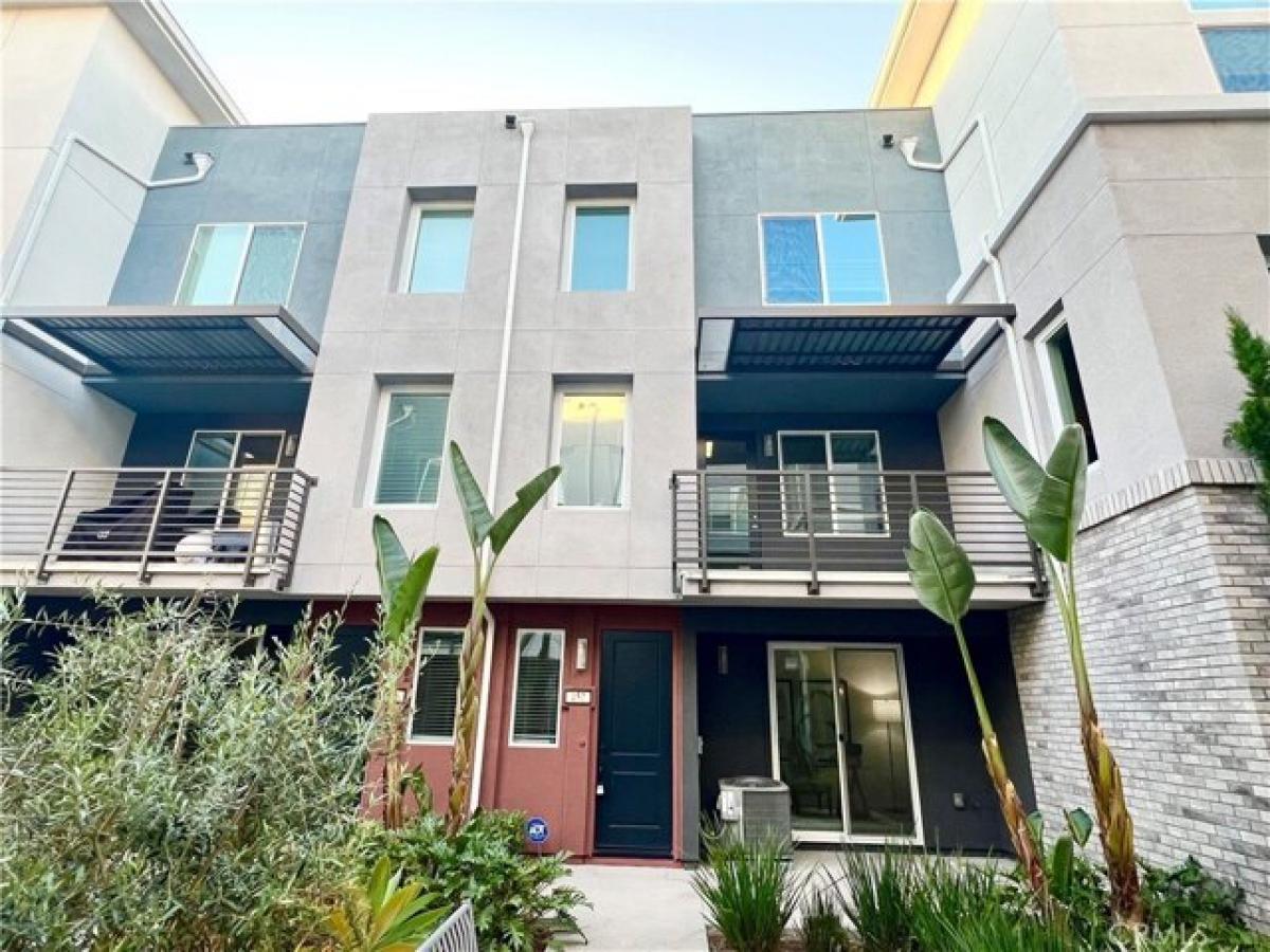 Picture of Home For Sale in Irvine, California, United States