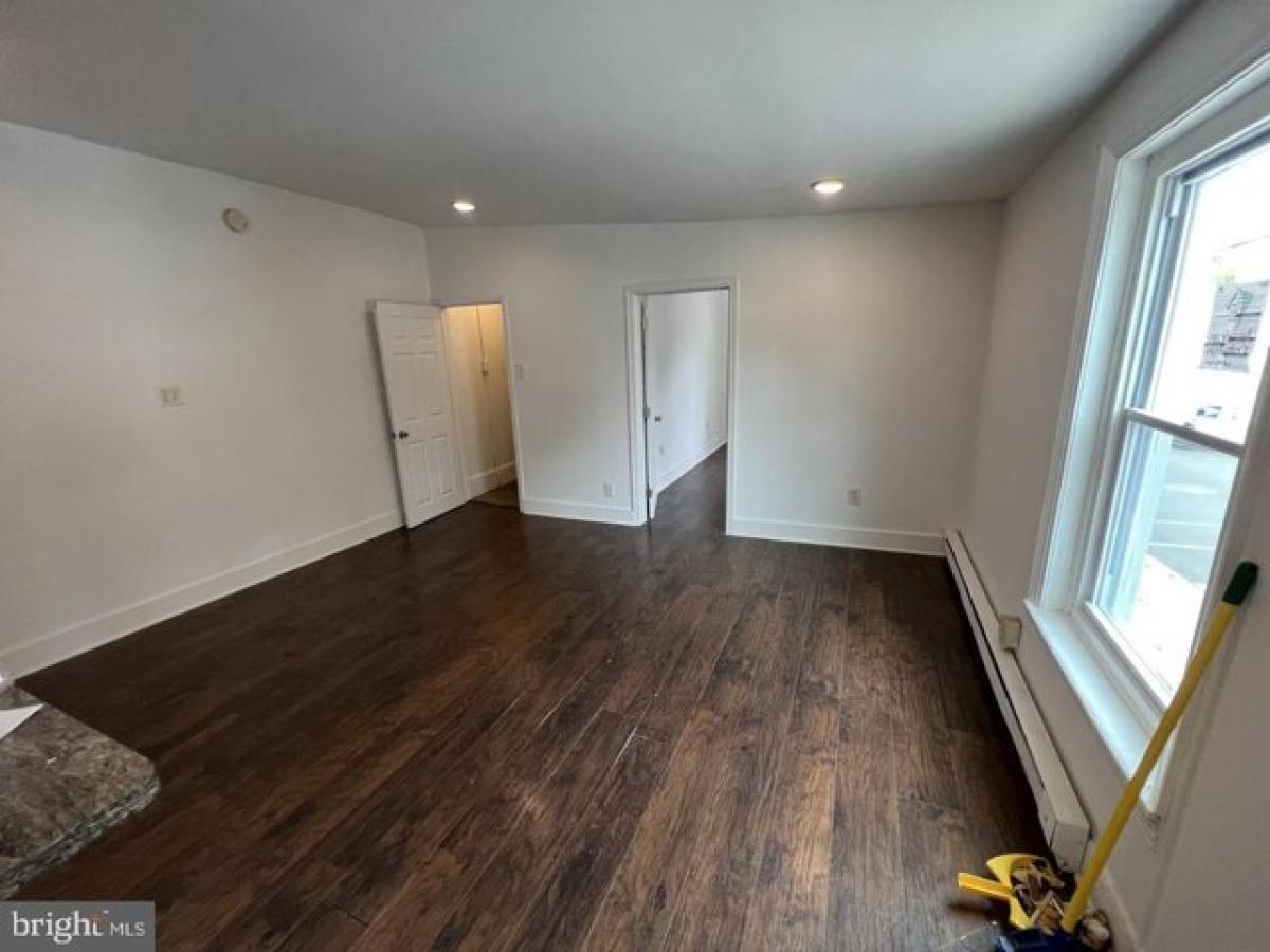 Picture of Home For Sale in Norristown, Pennsylvania, United States