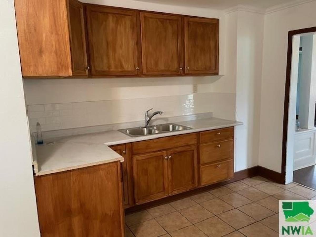 Picture of Home For Sale in Sioux City, Iowa, United States