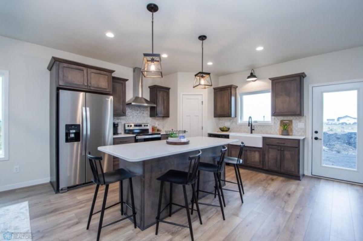 Picture of Home For Sale in West Fargo, North Dakota, United States