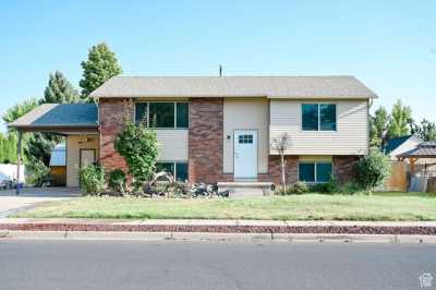 Home For Sale in Layton, Utah