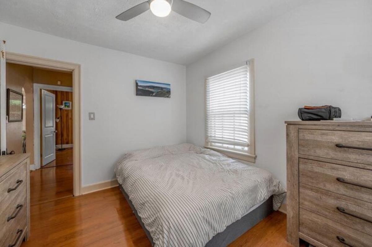 Picture of Home For Sale in Lexington, Kentucky, United States