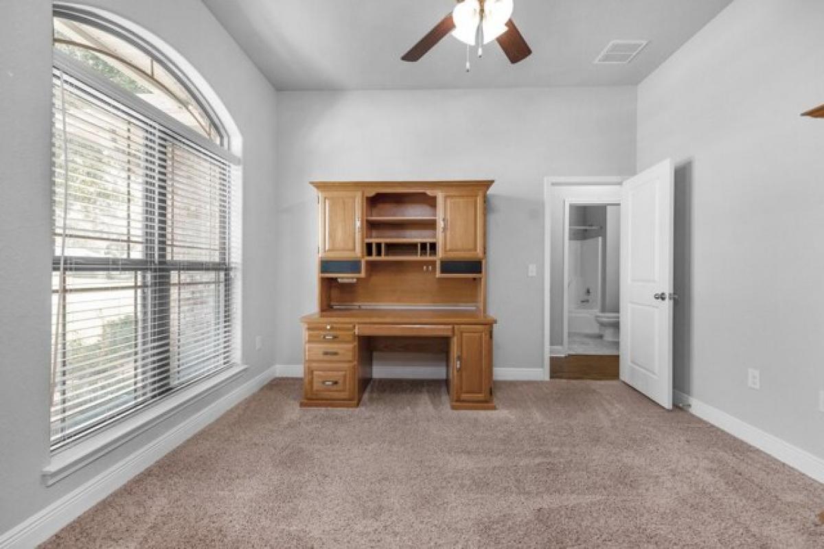 Picture of Home For Sale in Crestview, Florida, United States