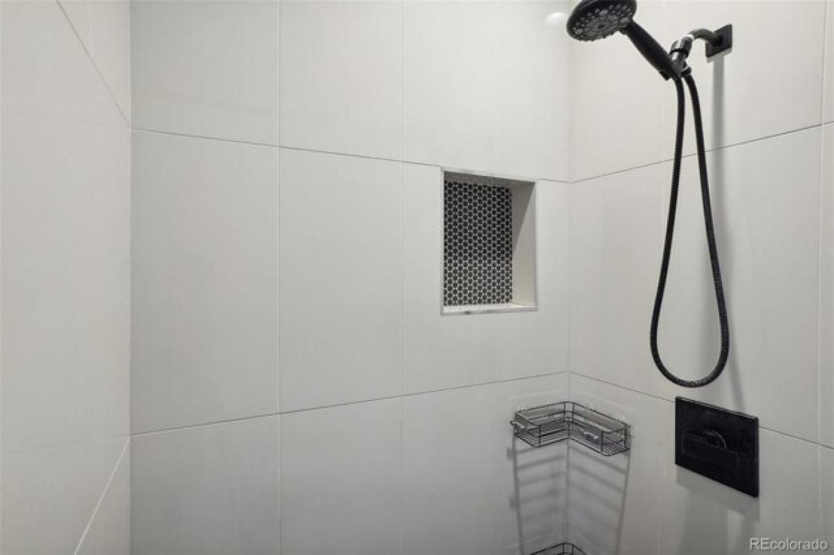 Picture of Home For Sale in Englewood, Colorado, United States