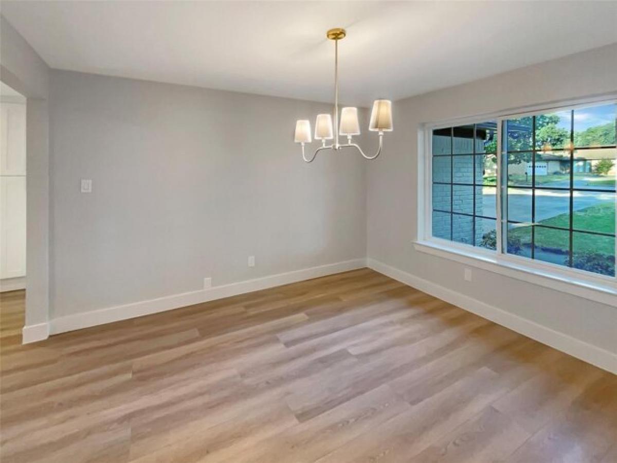 Picture of Home For Sale in Bedford, Texas, United States