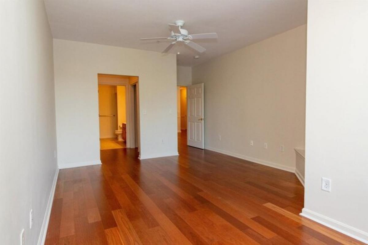 Picture of Home For Sale in Manchester, New Hampshire, United States