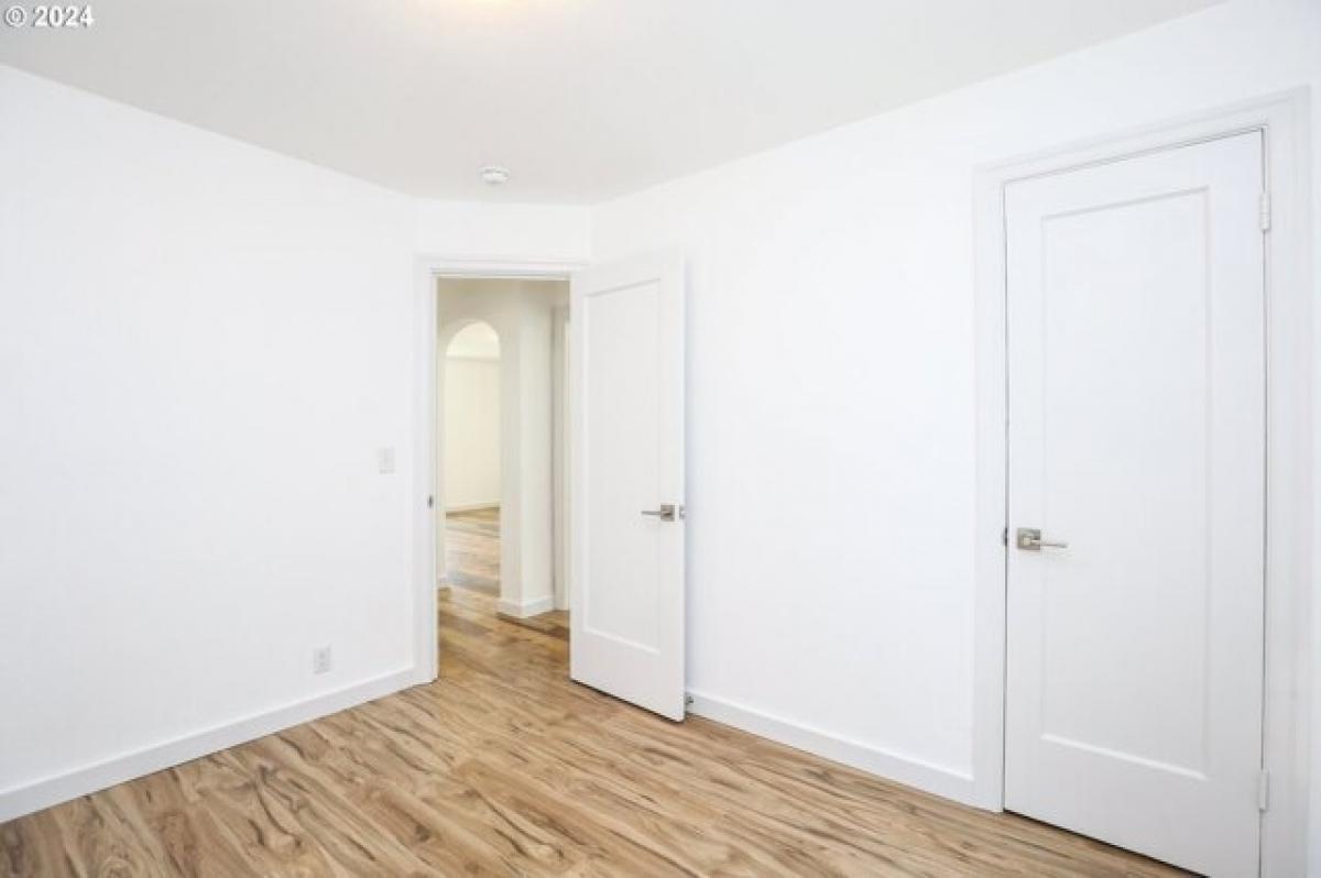 Picture of Home For Sale in Eugene, Oregon, United States