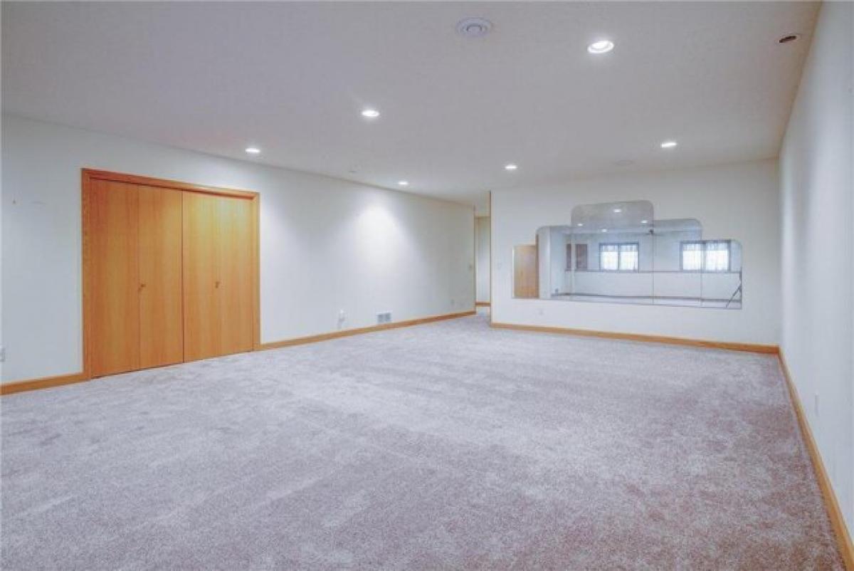 Picture of Home For Sale in New Brighton, Minnesota, United States