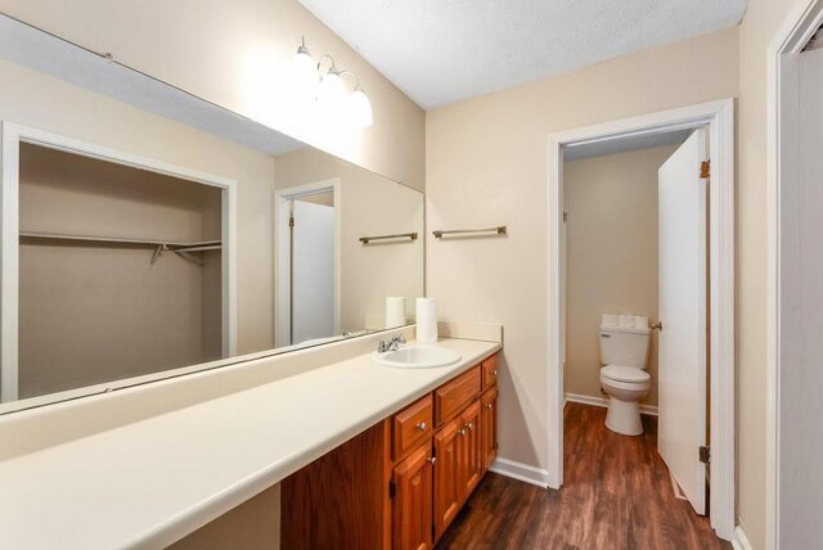 Picture of Home For Sale in Jackson, Tennessee, United States