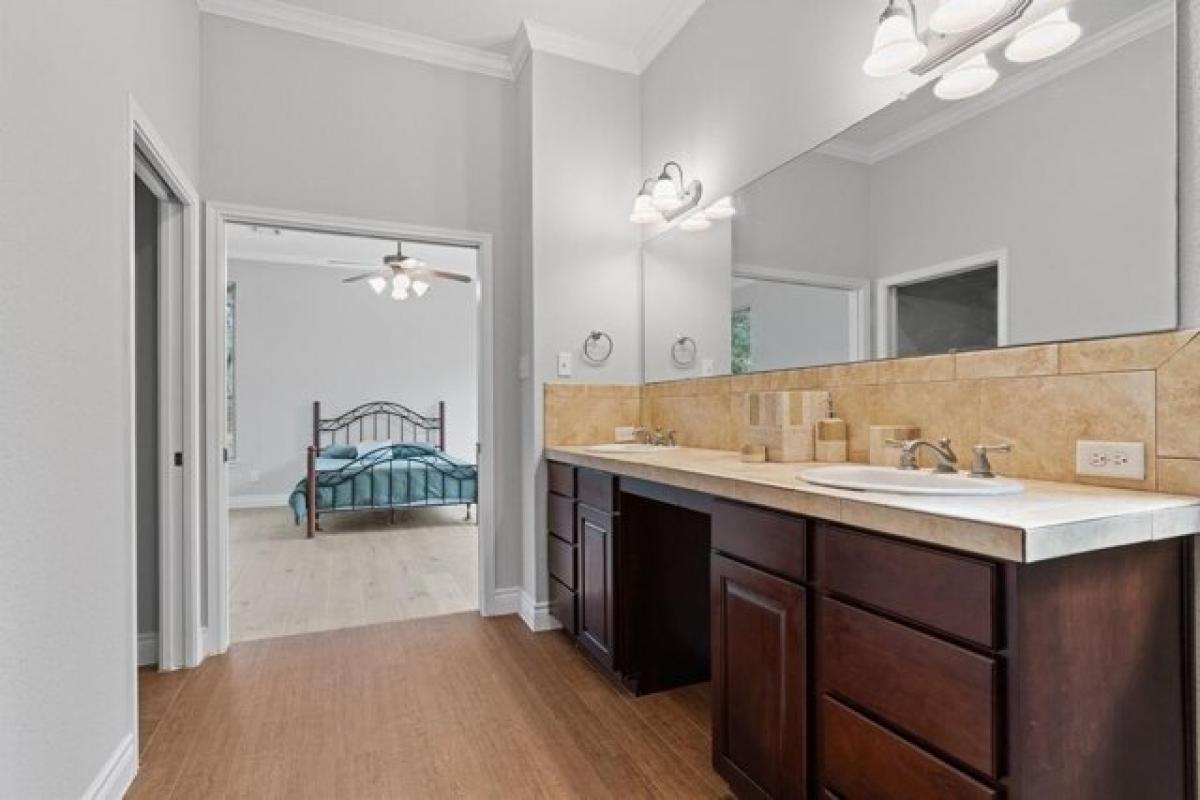 Picture of Home For Sale in Wimberley, Texas, United States