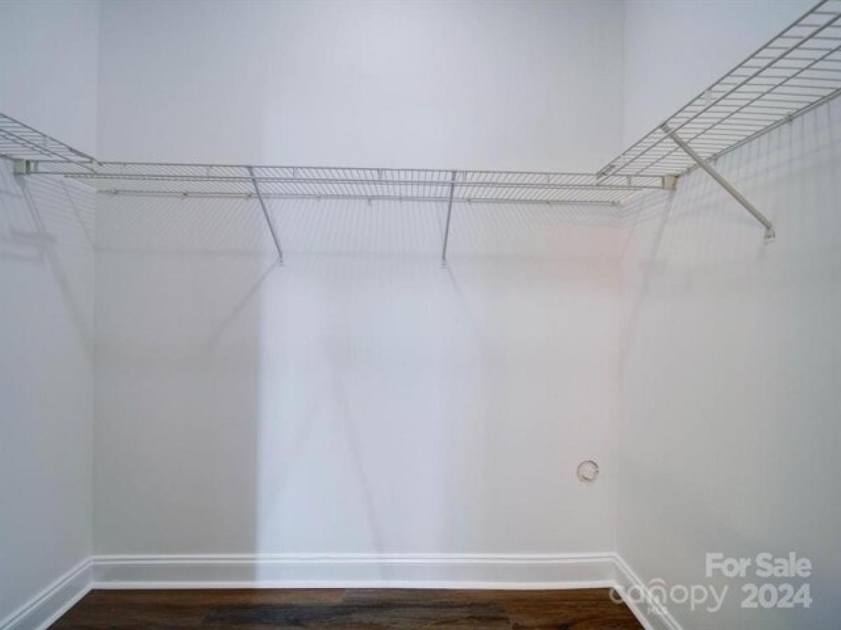 Picture of Home For Sale in Mooresville, North Carolina, United States