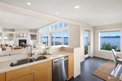 Home For Sale in Bainbridge Island, Washington