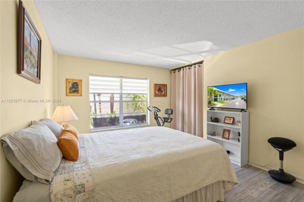 Picture of Home For Sale in Oakland Park, Florida, United States