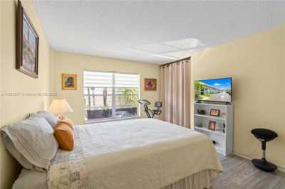 Home For Sale in Oakland Park, Florida