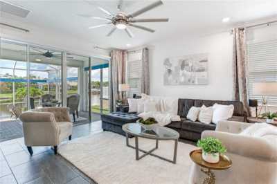 Home For Sale in Apollo Beach, Florida