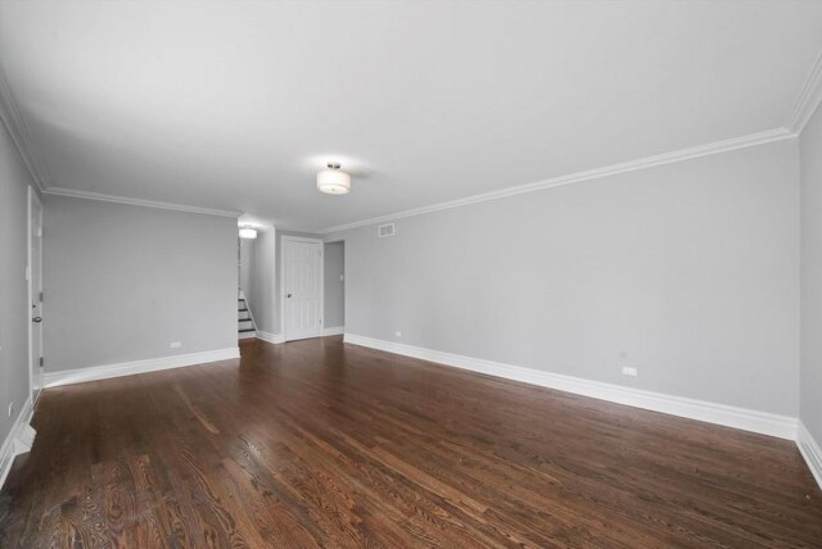 Picture of Home For Sale in Oak Lawn, Illinois, United States