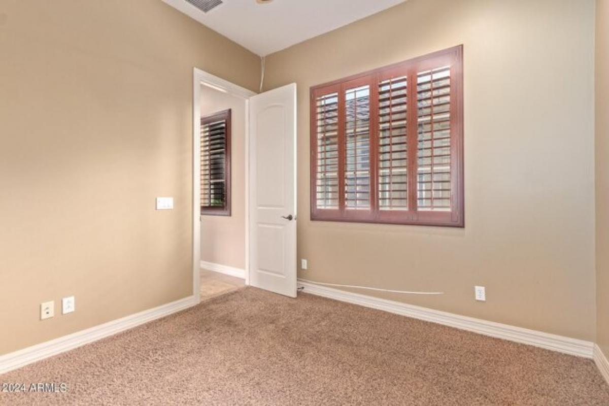 Picture of Home For Sale in Gilbert, Arizona, United States