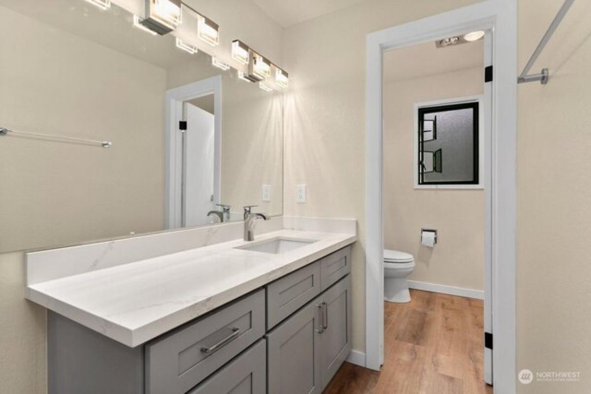 Picture of Home For Sale in Redmond, Washington, United States