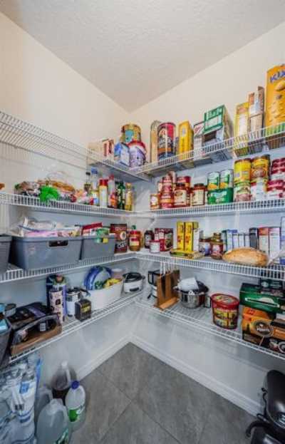 Home For Sale in Zephyrhills, Florida