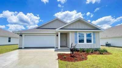 Home For Sale in Crestview, Florida