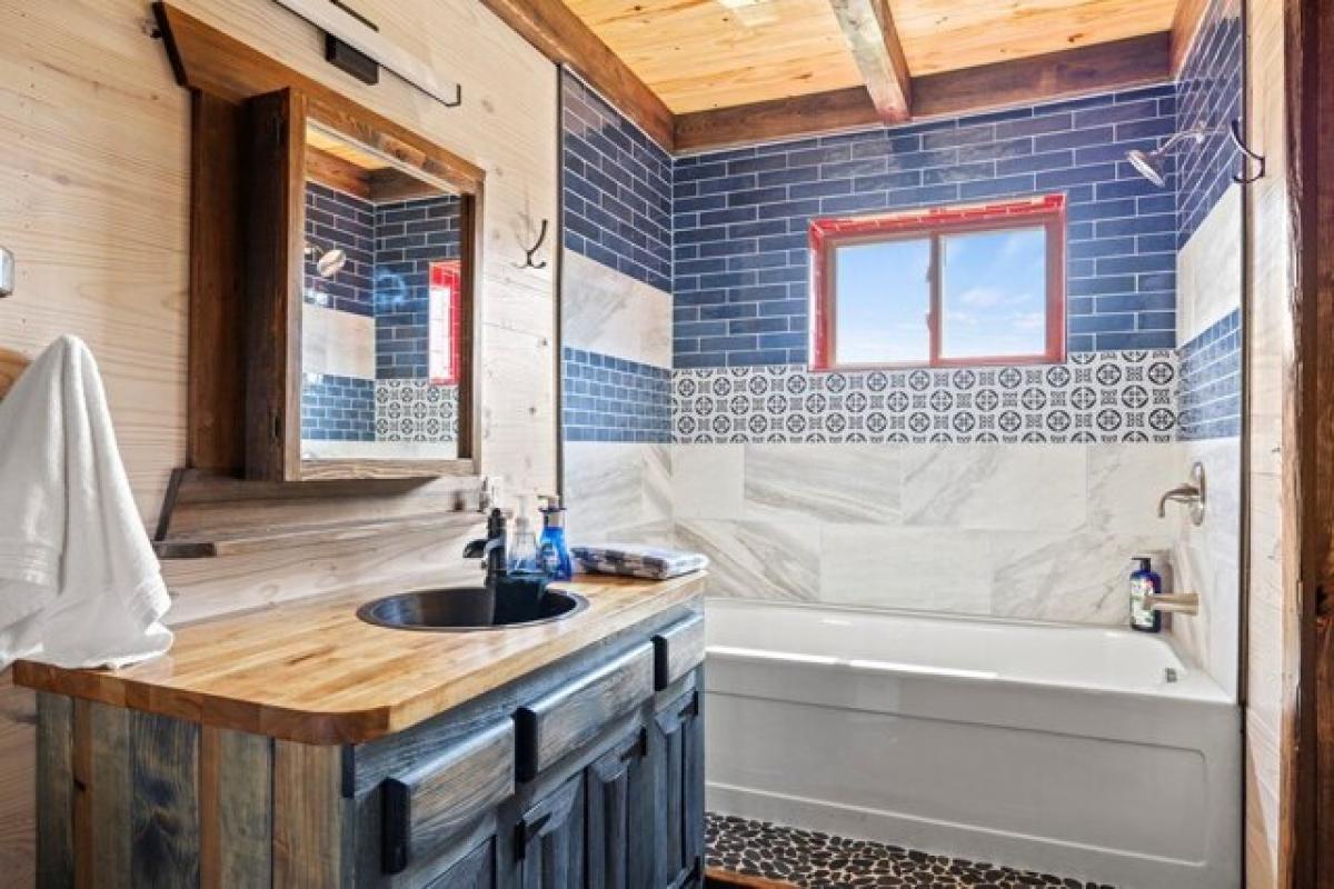 Picture of Home For Sale in Fredericksburg, Texas, United States