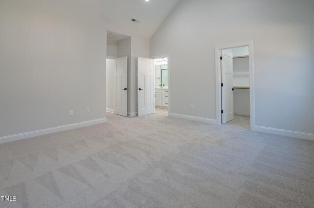 Picture of Home For Sale in Louisburg, North Carolina, United States