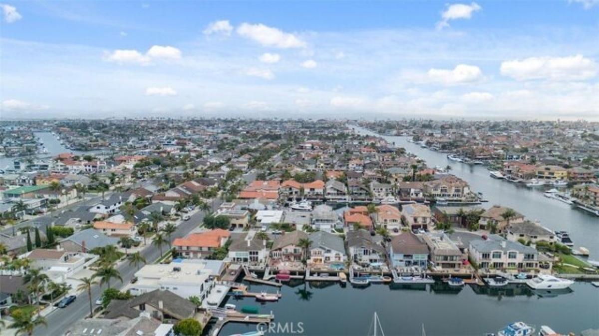 Picture of Home For Sale in Huntington Beach, California, United States