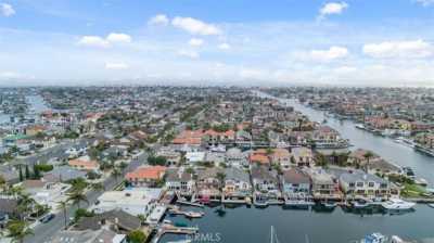 Home For Sale in Huntington Beach, California