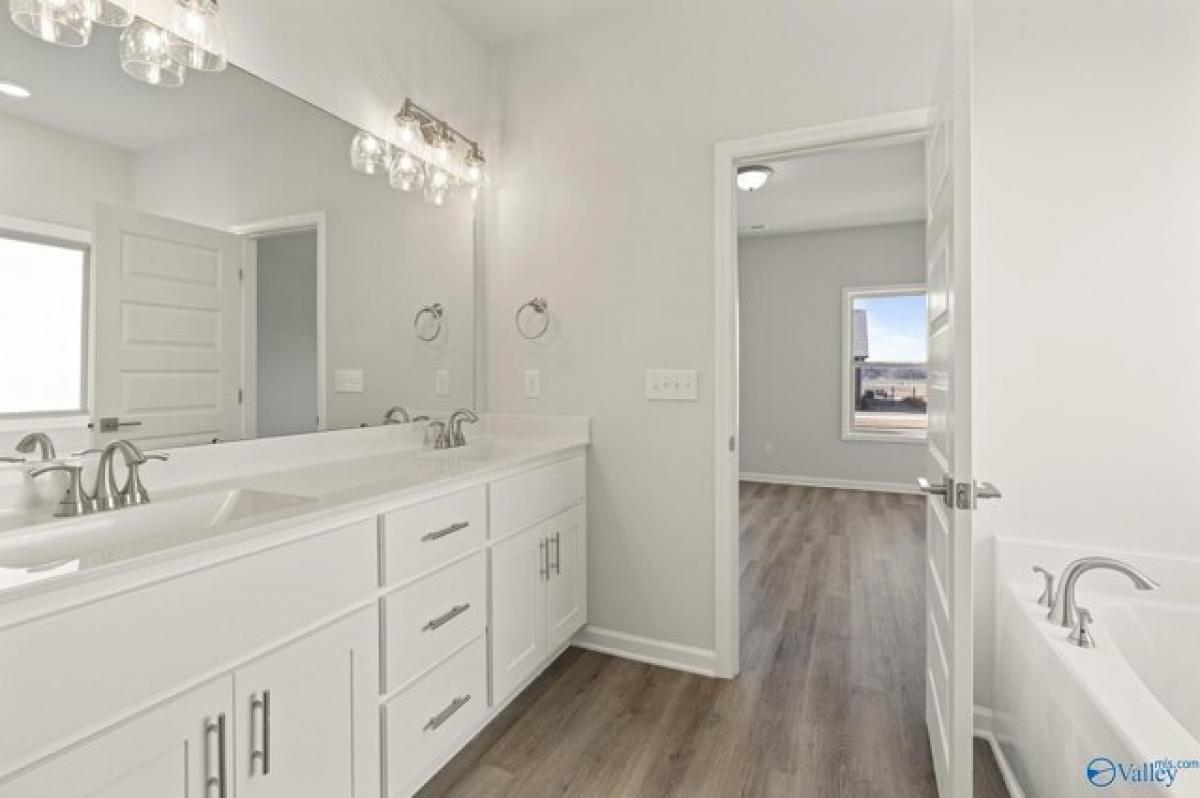 Picture of Home For Sale in Athens, Alabama, United States