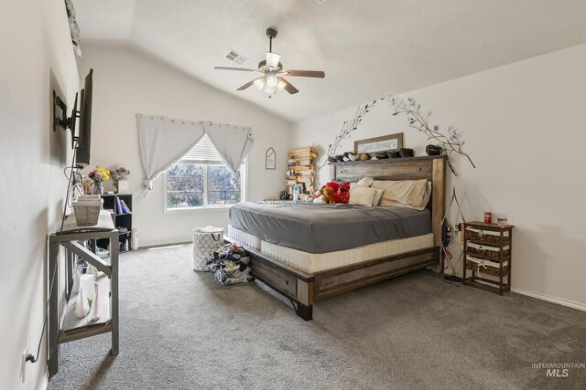 Picture of Home For Sale in Nampa, Idaho, United States