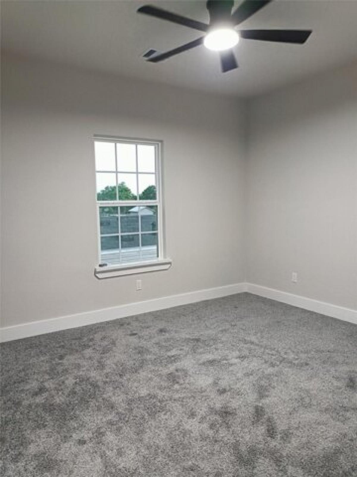 Picture of Home For Sale in Cleveland, Texas, United States