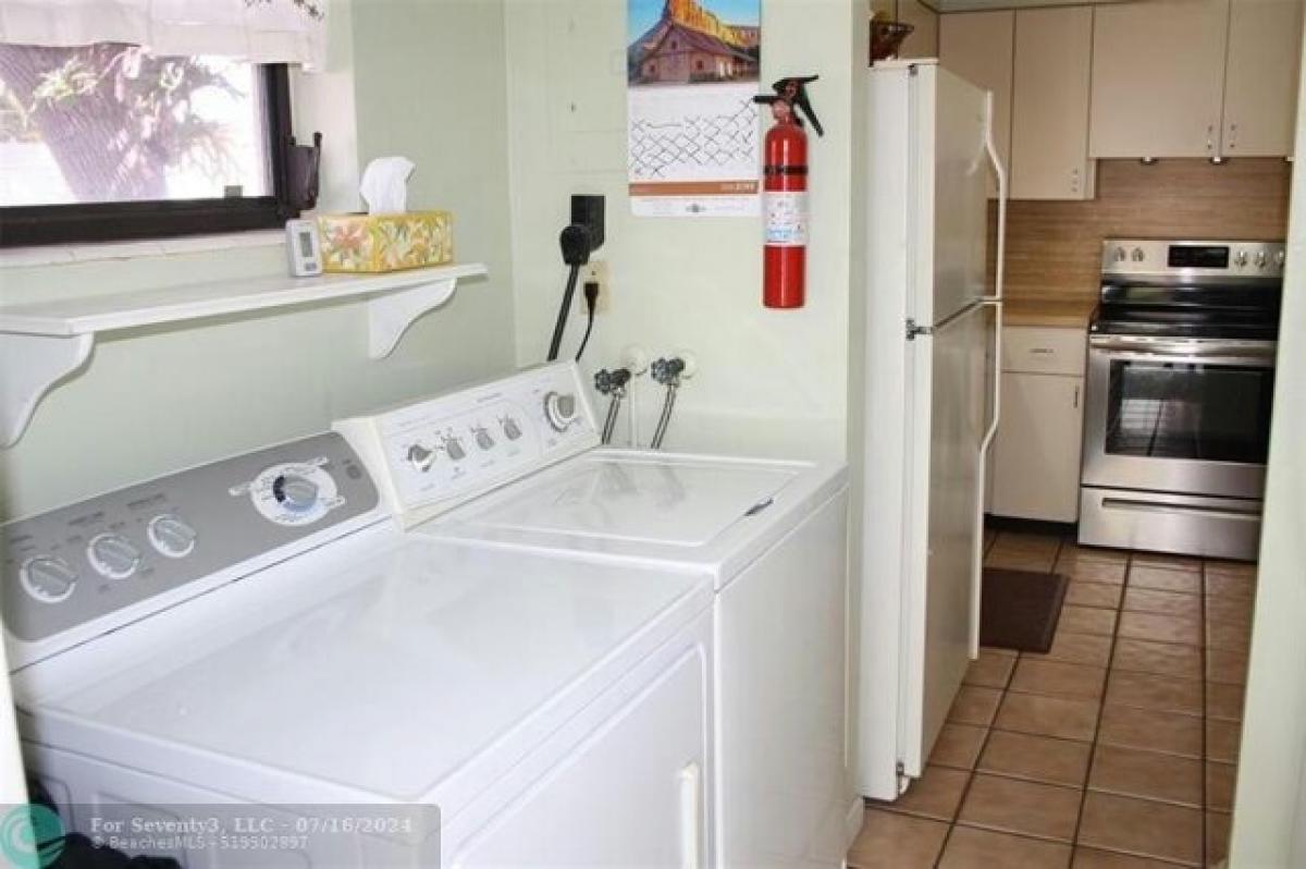 Picture of Home For Sale in Oakland Park, Florida, United States