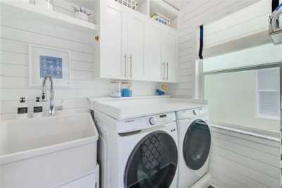 Home For Sale in Apollo Beach, Florida